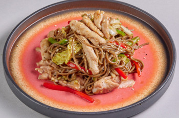 Гречневая лапша с курицей